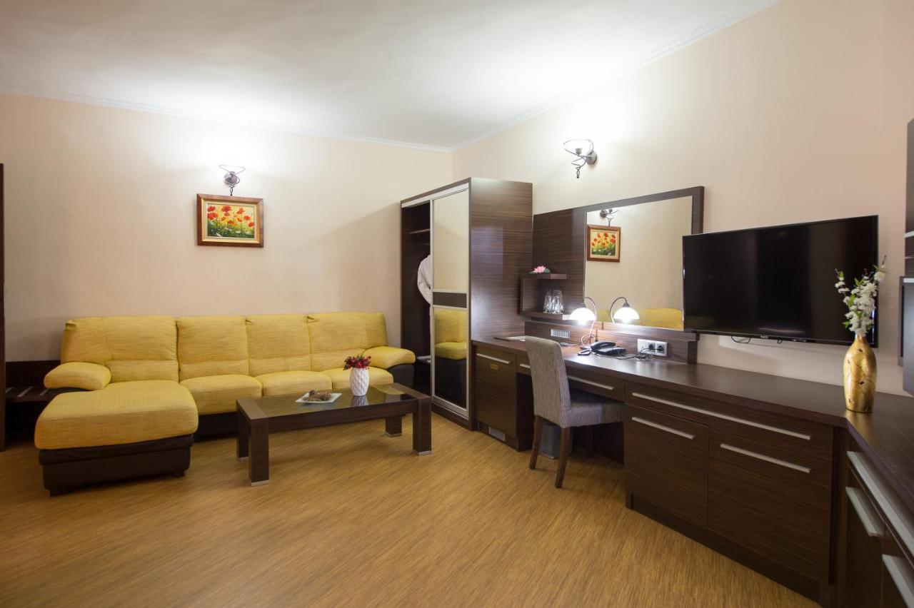 Family Hotel Hebar Batak Kültér fotó